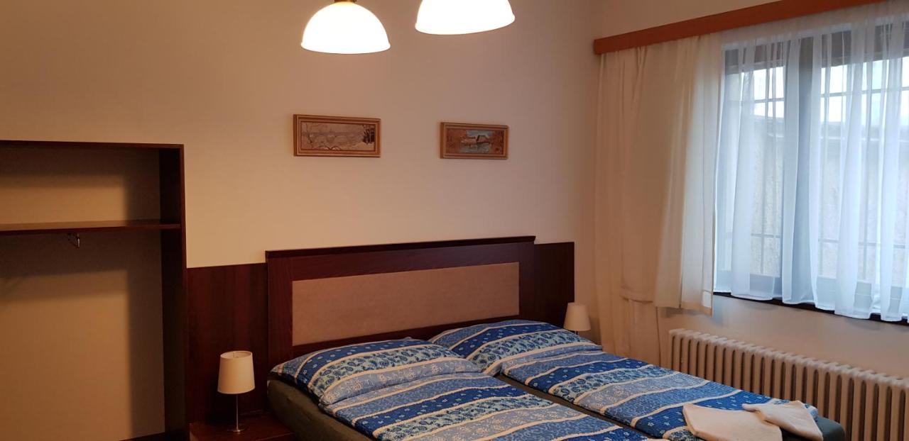 Pension & Restaurace Na Rychte Prag Dış mekan fotoğraf