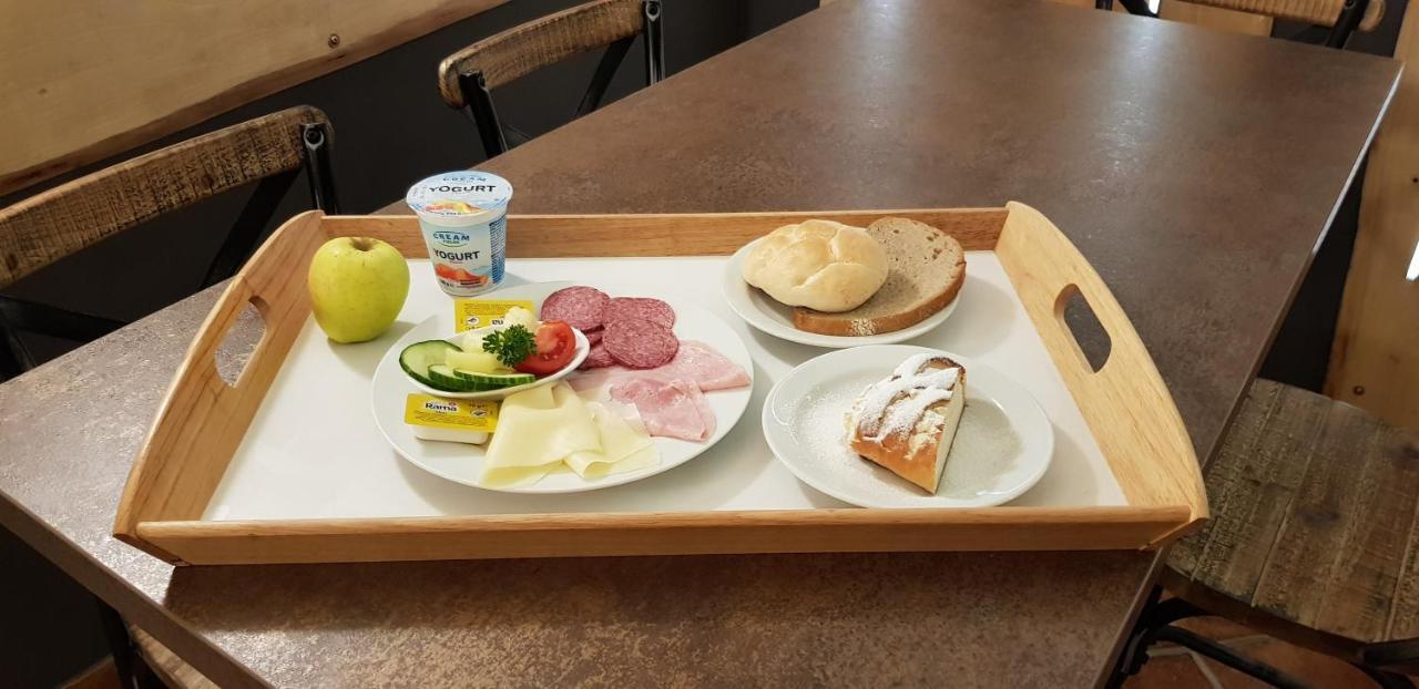 Pension & Restaurace Na Rychte Prag Dış mekan fotoğraf